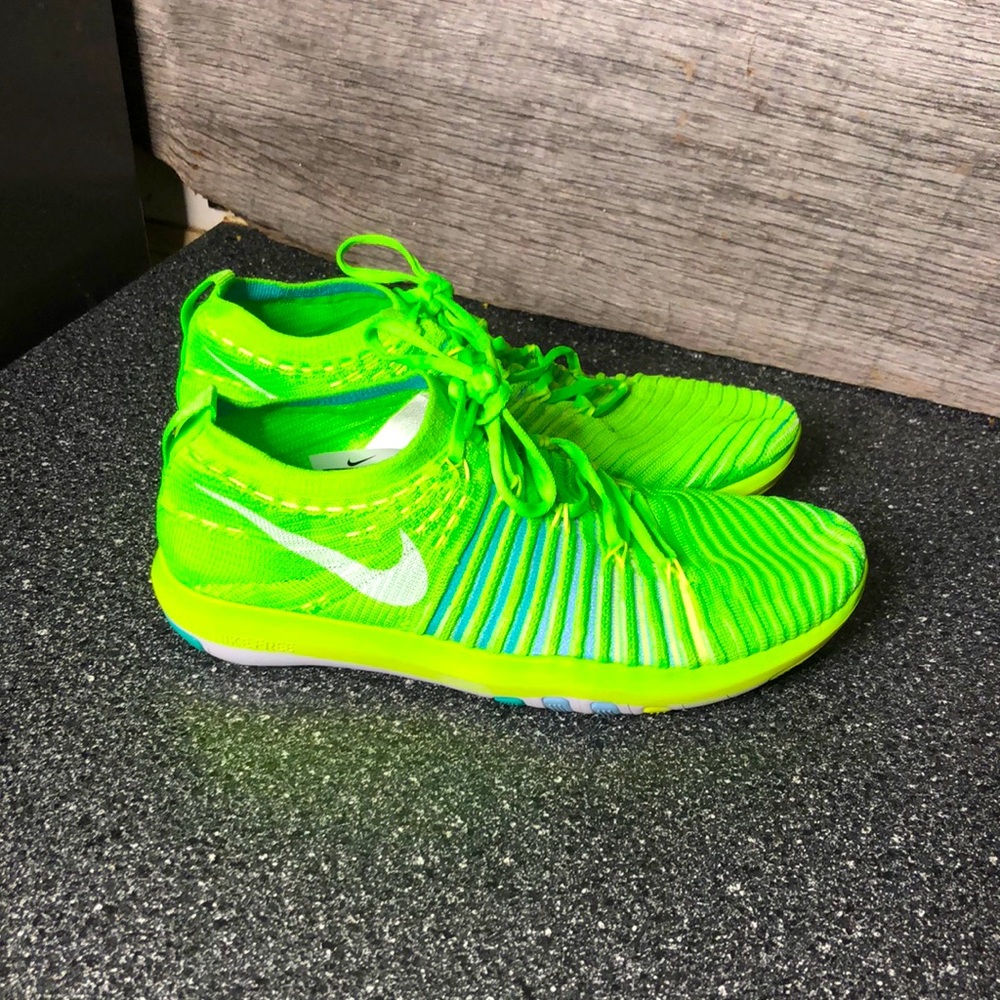 NIKE Free Womens Size 7.5 Transform Flyknit Neon Green Shoes 833410-302 Training